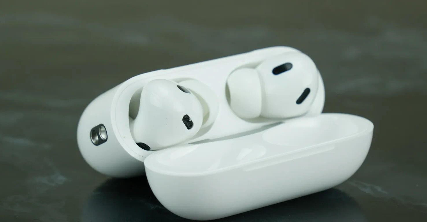 New Apple AirPods, AirPods Max 2, AirPods 4